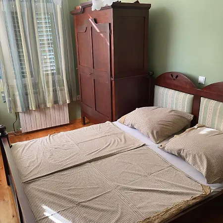 Mika Apartman *